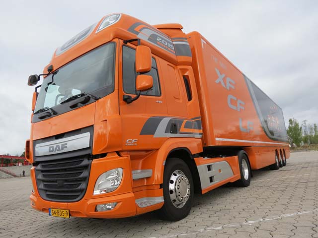 Gracias a la cabina compacta y el motor 11 litros el DAF CF presenta poca tara y más carga útil.
